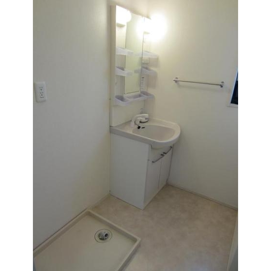 洗面設備　スペースが確保できる洗面所です