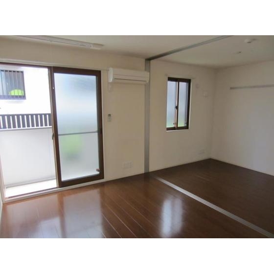 居室・リビング　こちらの居間で趣味の時間をお楽しみください