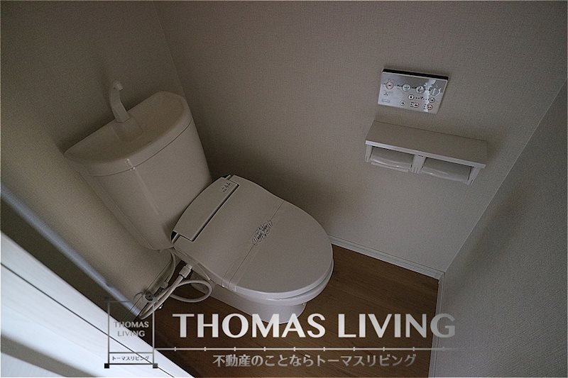 トイレ　嬉しいウォシュレット付きです。