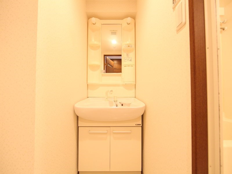 洗面設備　脱衣所　独立洗面台（シャンプードレッサー）洗濯機ご用意できま