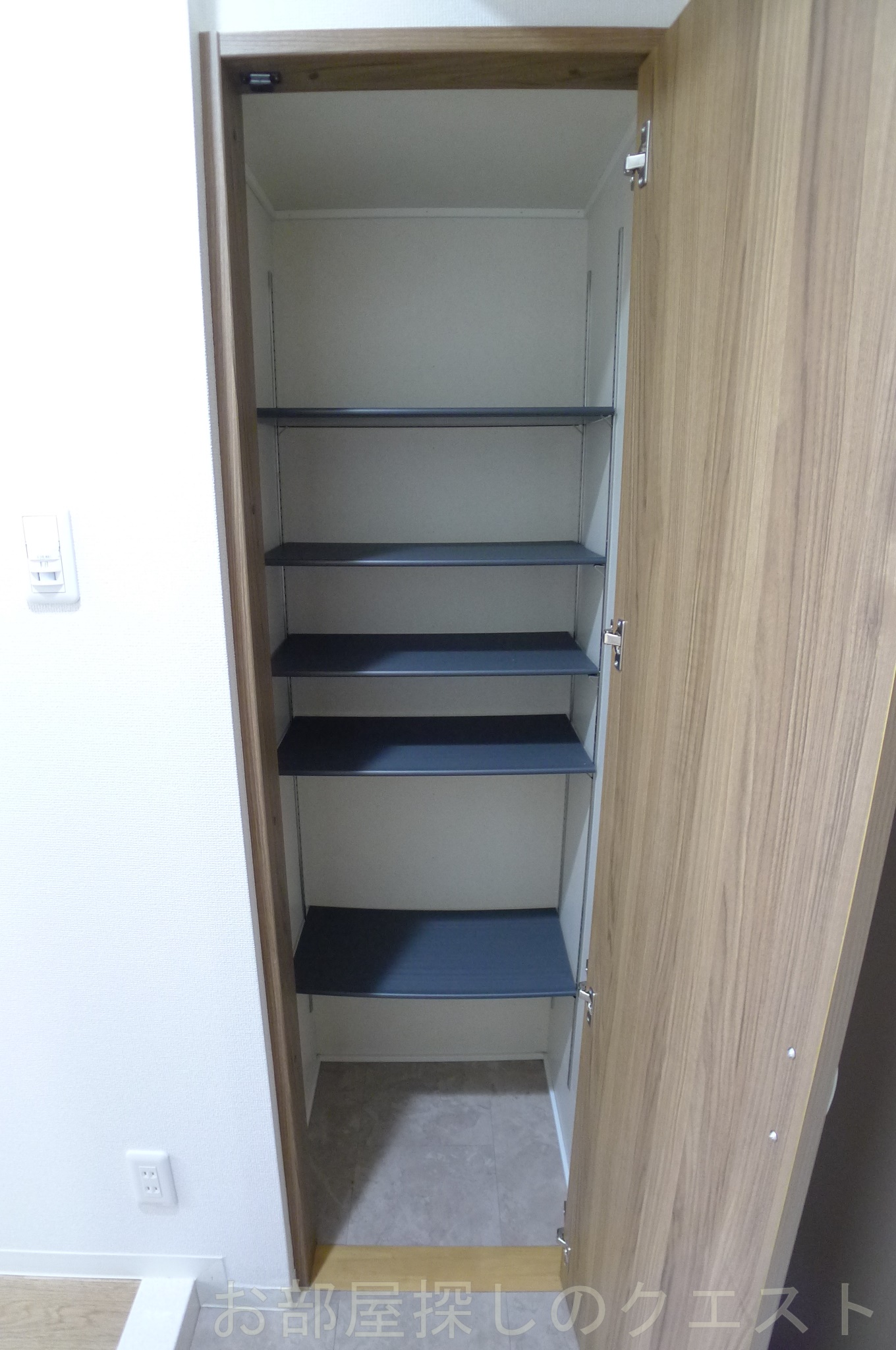 玄関　（写真は同仕様）