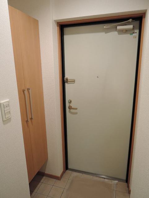 玄関　ゆったりとした玄関です♪