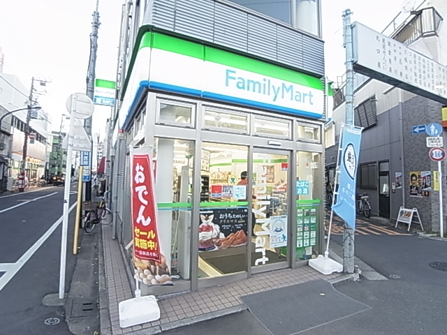 コンビニ　ファミリーマート 鐘ヶ淵駅前店（コンビニ）まで821m