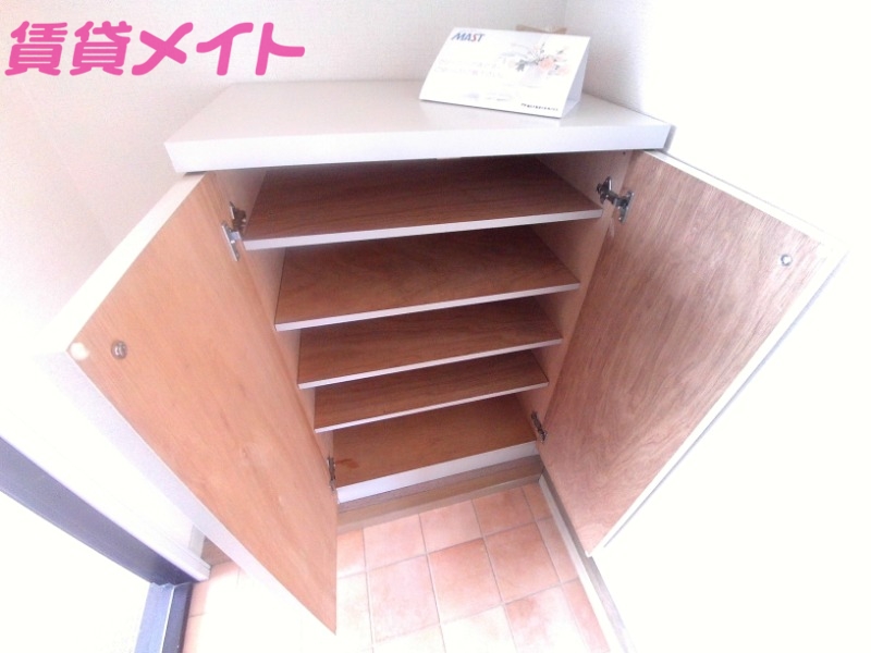 収納　同型参考写真