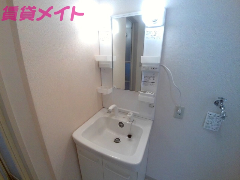 洗面設備　同型参考写真