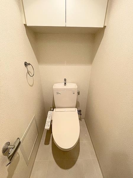 トイレ　温水洗浄暖房便座