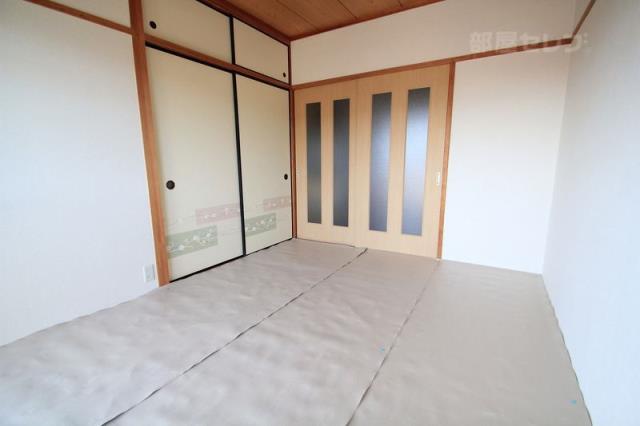 その他部屋・スペース　シートの下には綺麗な畳が待機しています。