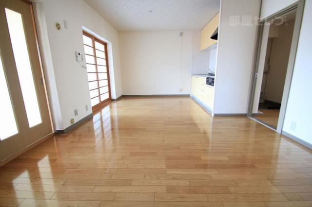 居室・リビング　広々としたリビングです。