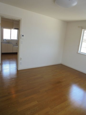 居室・リビング　こちらの居間で趣味の時間をお楽しみください