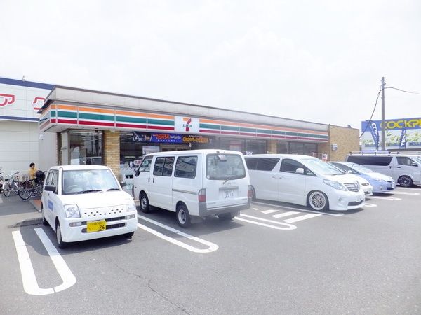 コンビニ　セブンイレブン（コンビニ）まで498m