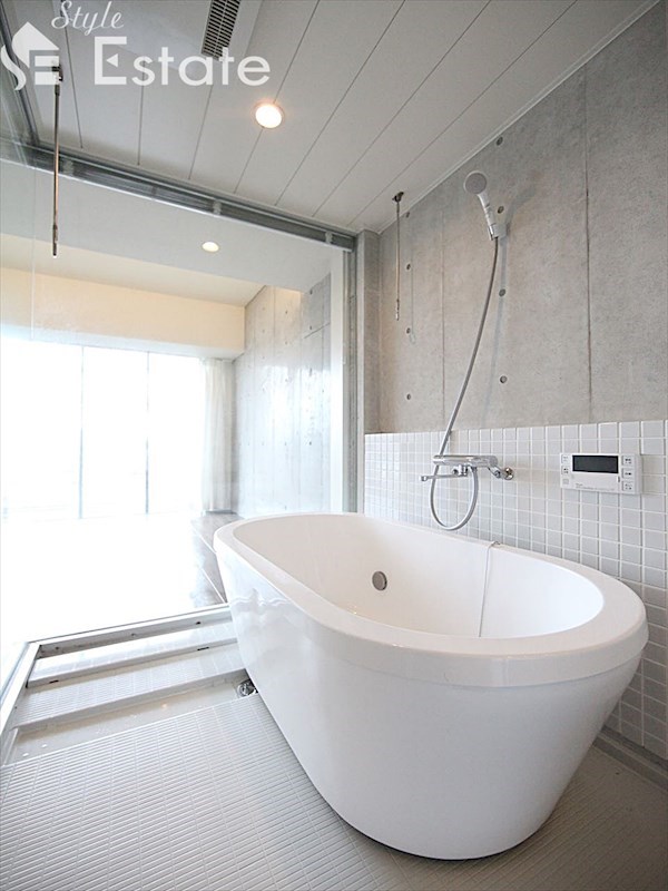 バス・シャワールーム　バスルーム