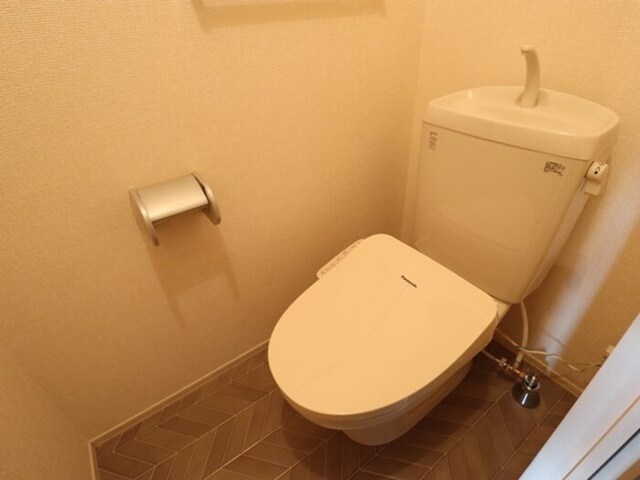 トイレ　温水洗浄暖房便座