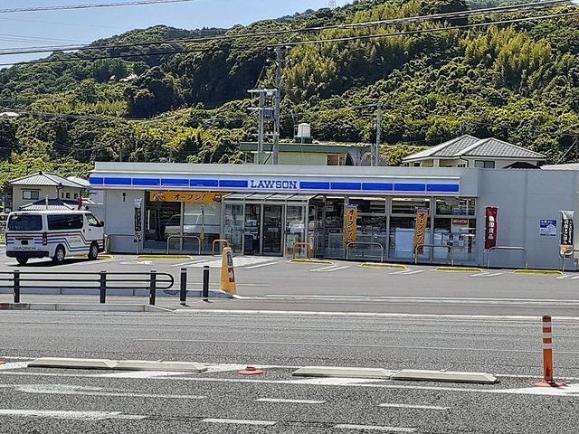 コンビニ　ローソン日出インター店（コンビニ）まで180m