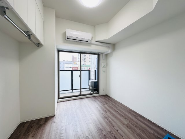 居室・リビング　同タイプの写真です。