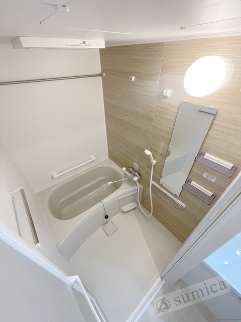 バス・シャワールーム　階数により内装色が異なります