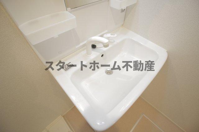 洗面設備　スペースが確保できる洗面所です
