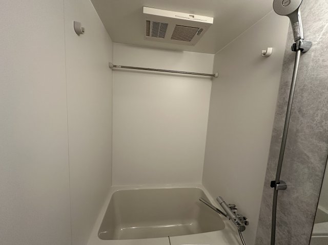 バス・シャワールーム　（浴室乾燥機）