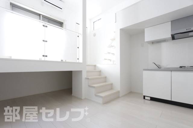 居室・リビング　※１０２号室の写真です。