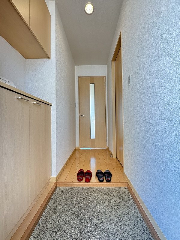 玄関　※掲載情報と物件の現況が異なる場合、現況を優先とする。