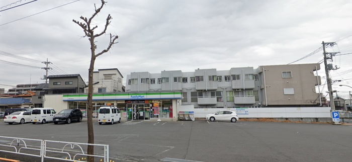 コンビニ　ファミリーマート 羽村小作坂上店（コンビニ）まで140m