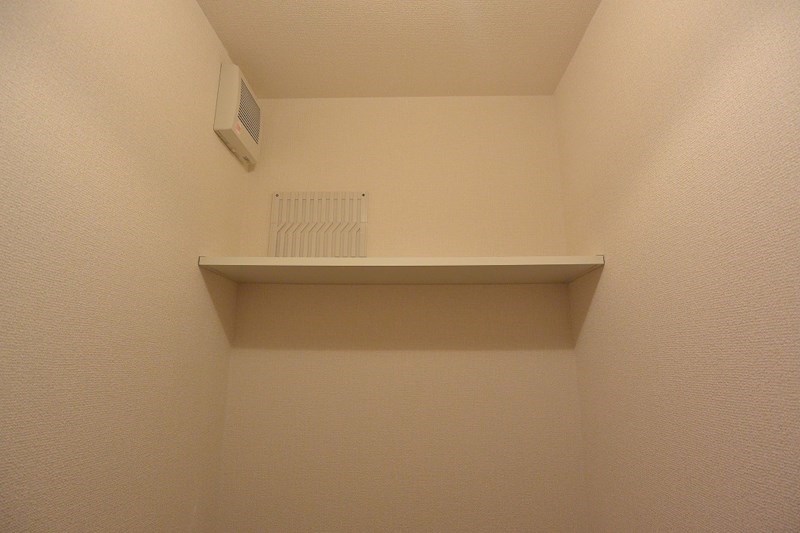 収納　トイレ棚