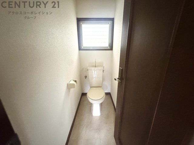 トイレ　トイレにも窓があります☆