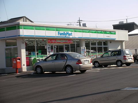 コンビニ　ファミリーマート深谷上柴東店（コンビニ）まで315m