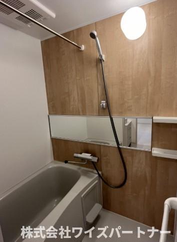 バス・シャワールーム　※同型タイプの為、現状優先
