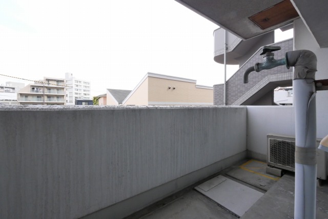 バルコニー　お洗濯にも便利なバルコニー付き