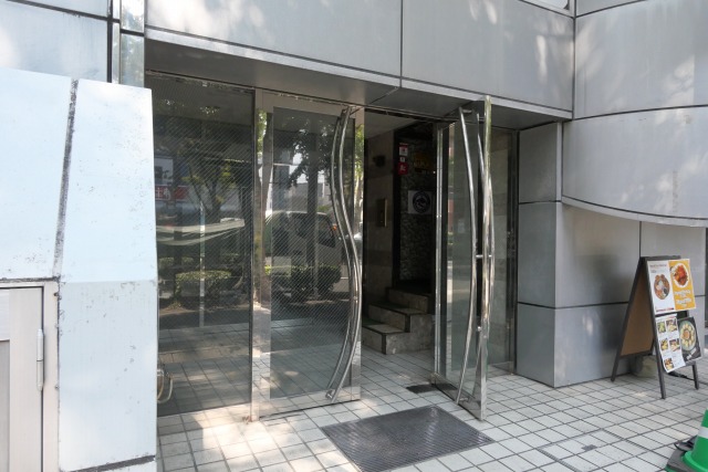 エントランス　建物の内部です