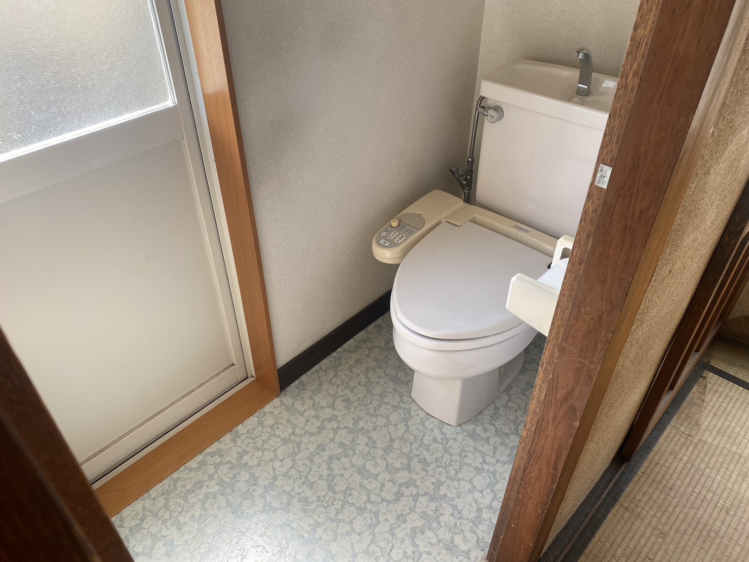 旭東町貸家のトイレ写真