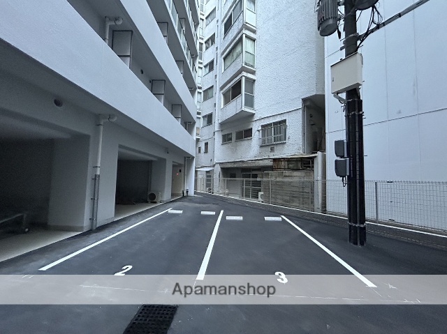 駐車場　エントランス