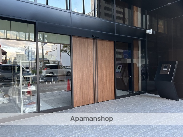 エントランス　駐車場