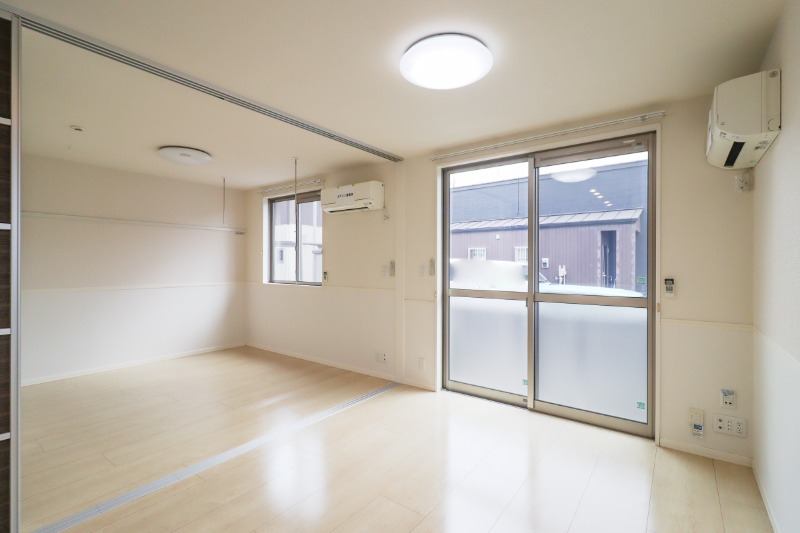 居室・リビング　図面と現状に相違がある場合には現状を優先