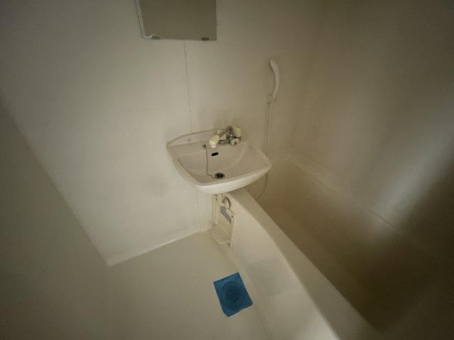 洗面設備　同物件別号室の写真です。