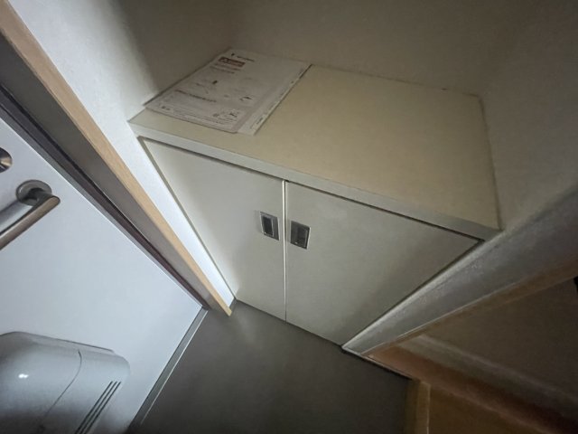 収納　同物件別号室の写真です。