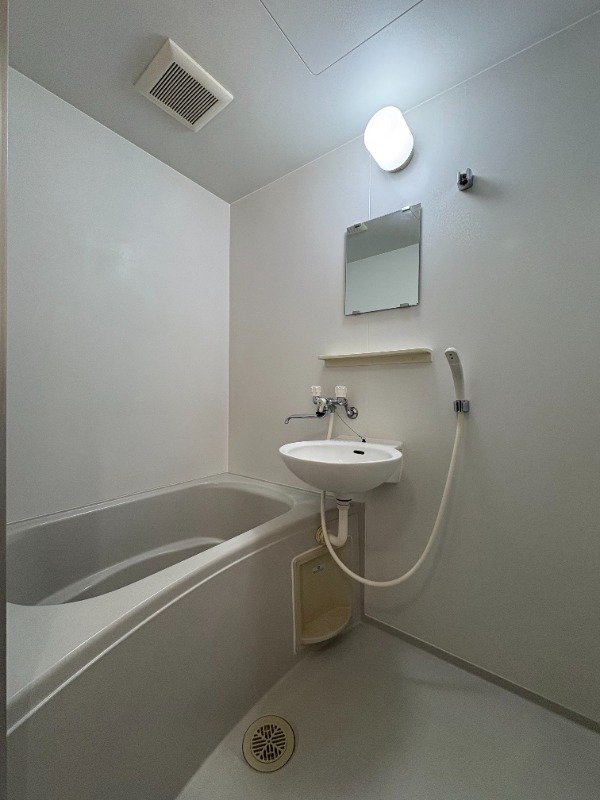 バス・シャワールーム　図面と現状に相違がある場合には現状を優先