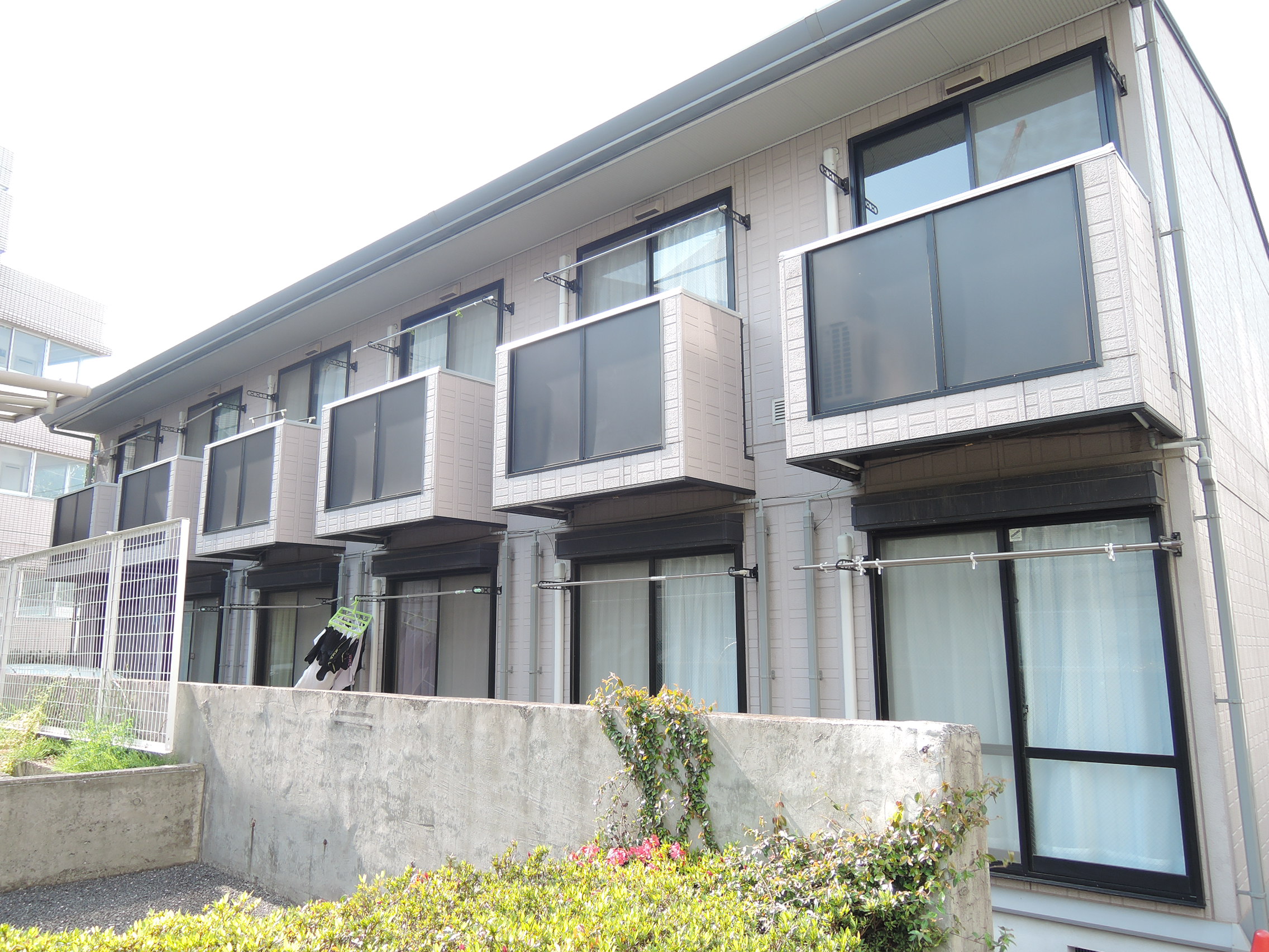 建物外観　南向きで日当たりサンサン！