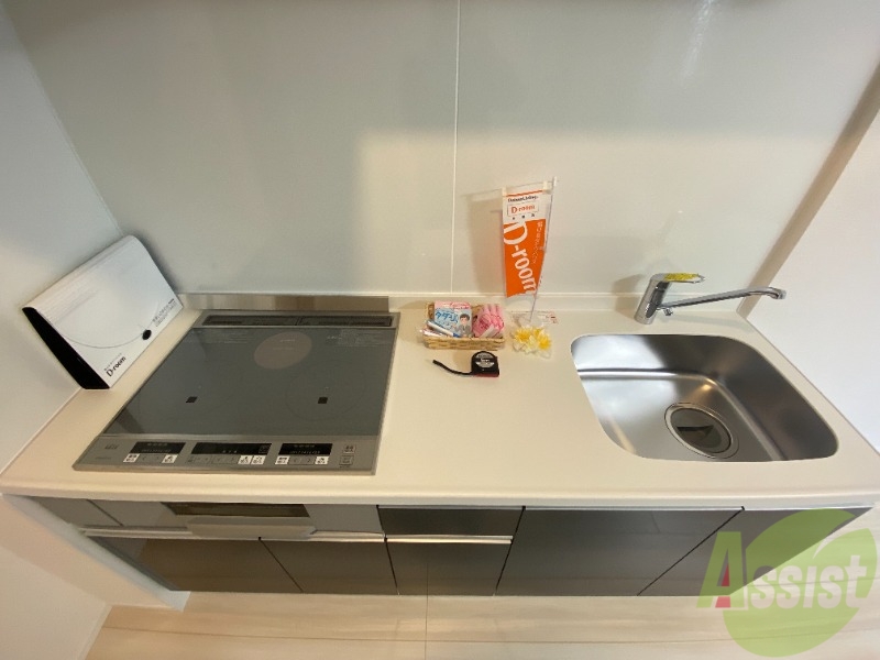 キッチン　キッチンはＩＨなのでお手入れがしやすそうですね。