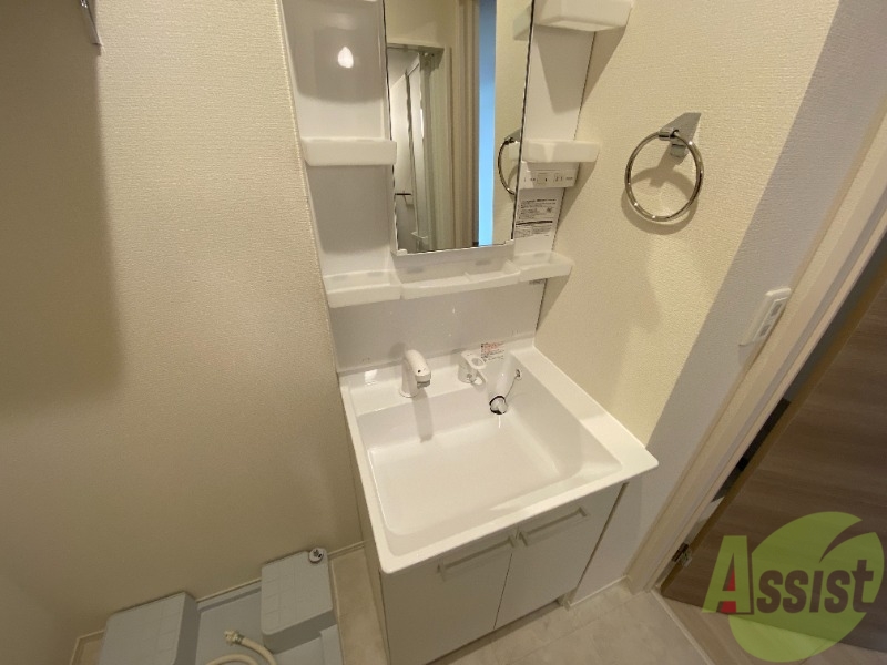 洗面設備　シャンプードレッサーなので身支度しやすそうですね。