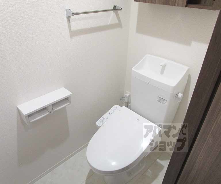 トイレ　２０１号室の写真です。