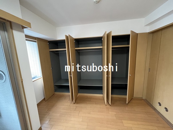 収納　原状回復前（別階写真）の写真です