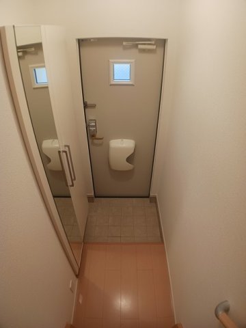 玄関　明るい玄関です