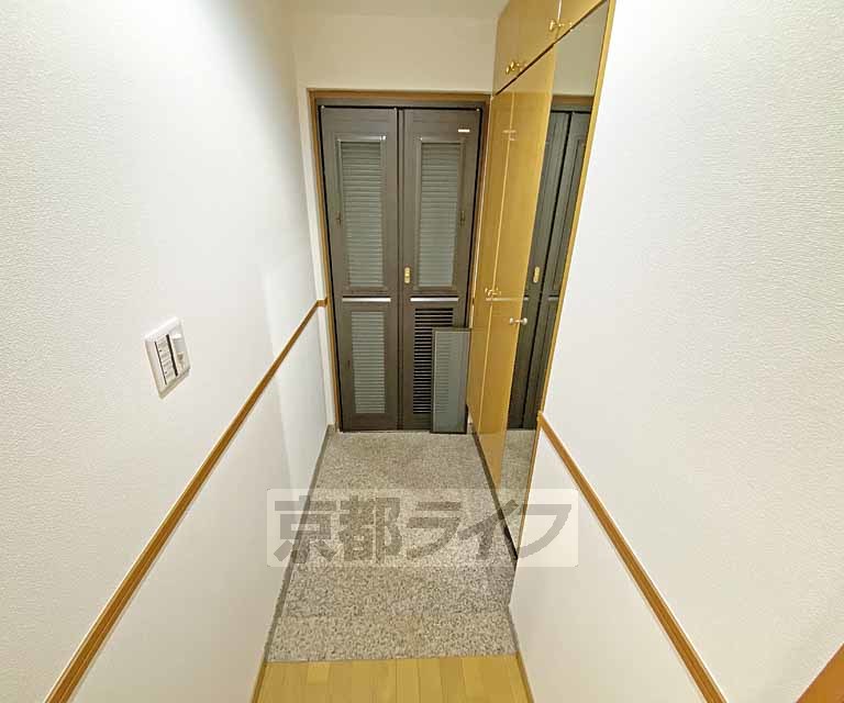 玄関　お洒落な雰囲気の玄関です。