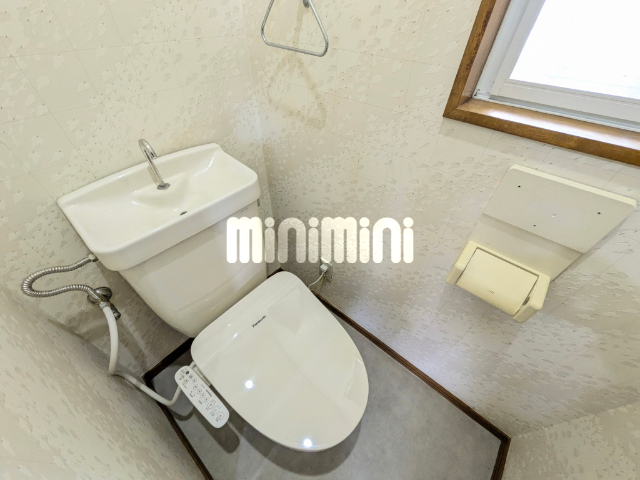 トイレ　６帖の洋室です◎