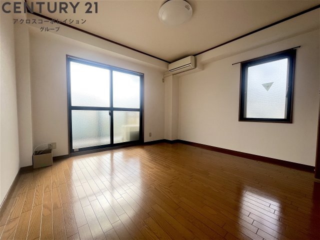 居室・リビング　エアコン付きで快適に過ごせます♪