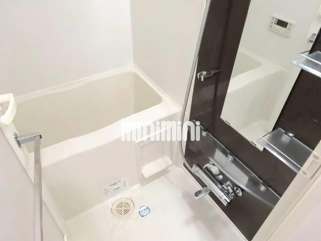 バス・シャワールーム　一日の疲れを洗い流す癒しの空間です。