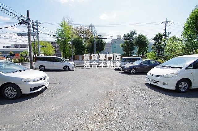 駐車場　敷地内駐車場完備