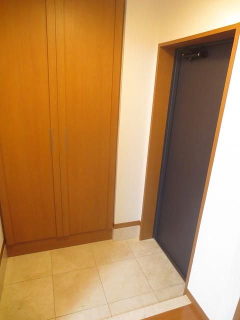 玄関　お部屋探しは株式会社　タウンハウジング　までお気軽にお問合…