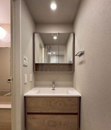 洗面設備　使いやすい独立洗面台☆